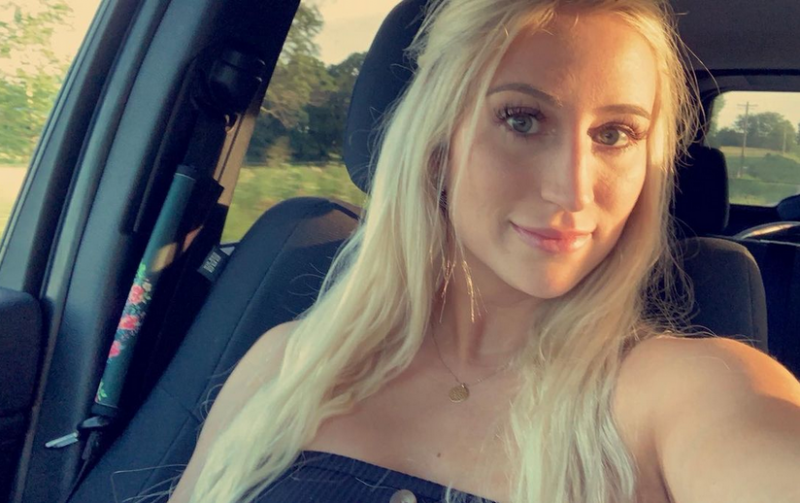 Учителка стана милионер благодарение на OnlyFans /снимки/