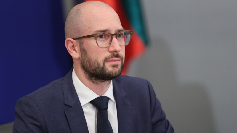 И вторият удължителен бюджет ще е с 5% ръст на заплатите на чиновниците