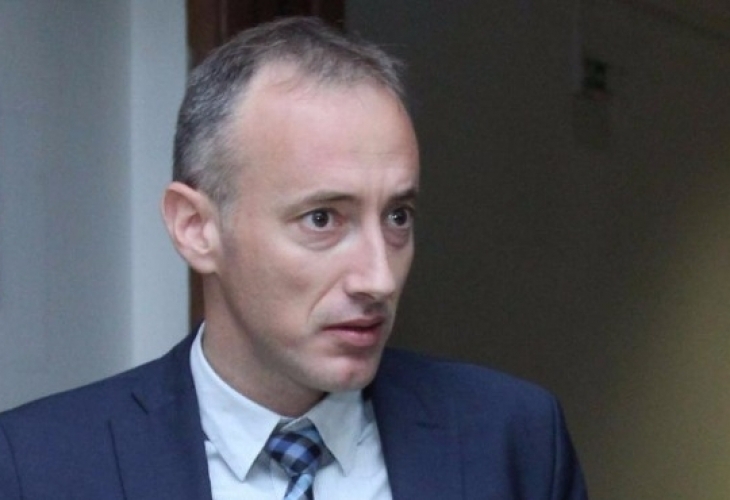 При разнообразие на учебници имаме по голям риск от грешки