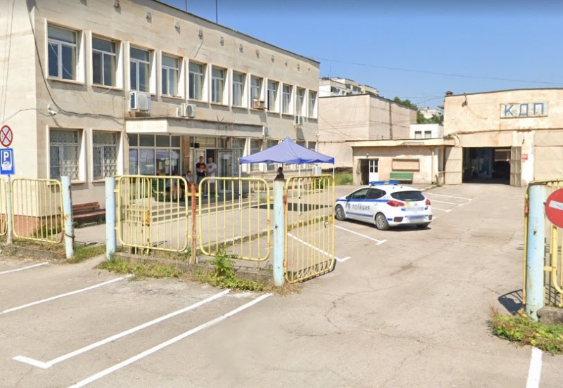 Мъж опита да регистрира кола с подправен номер в КАТ-Враца, размина му се