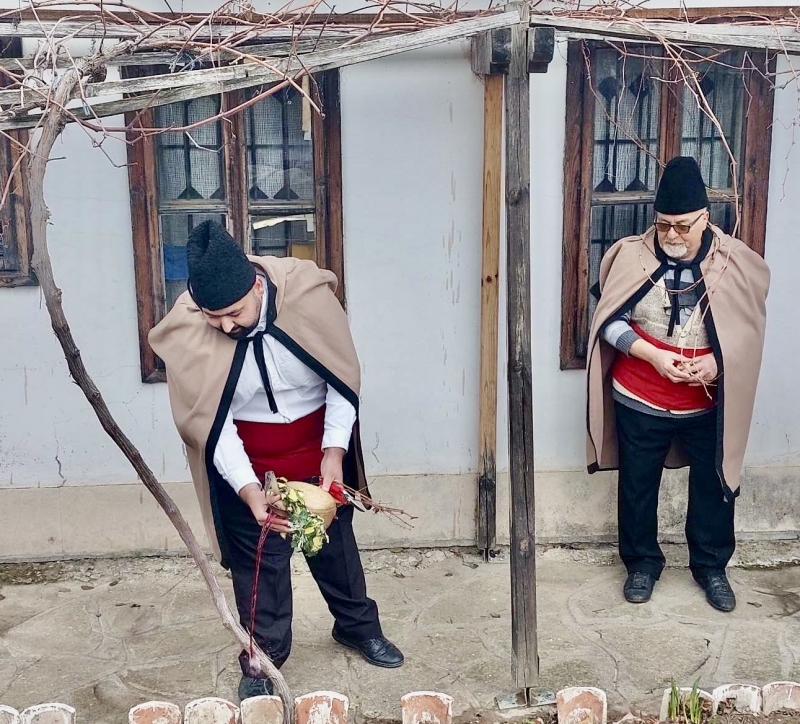 По стара българска традиция самодейците от Група за пресъздаване на