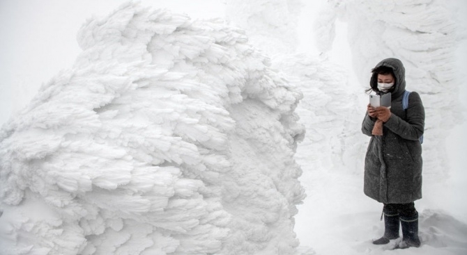 Мощна зимна буря връхлетя Северна Япония днес Поради обилния снеговалеж