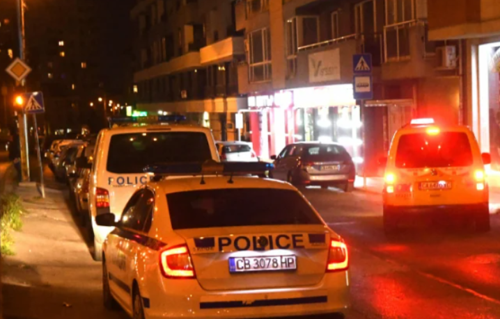 Полицаи от Монтанско издирват апаши задигнали пари от бензиностанция събощиха