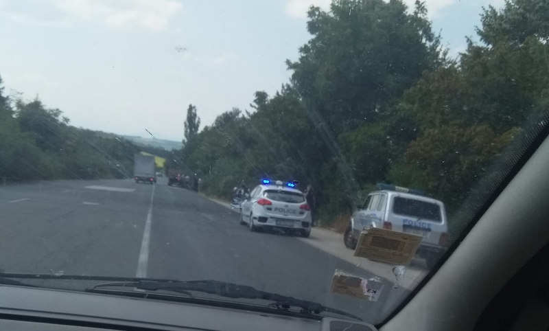 Трагедия на пътя! Мотористка загина на Е-79 между Враца и Монтана /снимки/