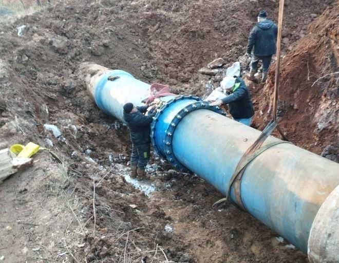 ВиК-Враца със съобщение за аварията на довеждащия водопровод от "Среченска бара" /снимка/