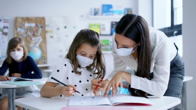 Над 46 на сто от учителите са ваксинирани каза министърът