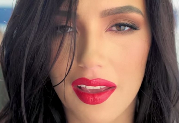 Палавата солистка от руското поп трио Серебро Олга Серябкина хвърли