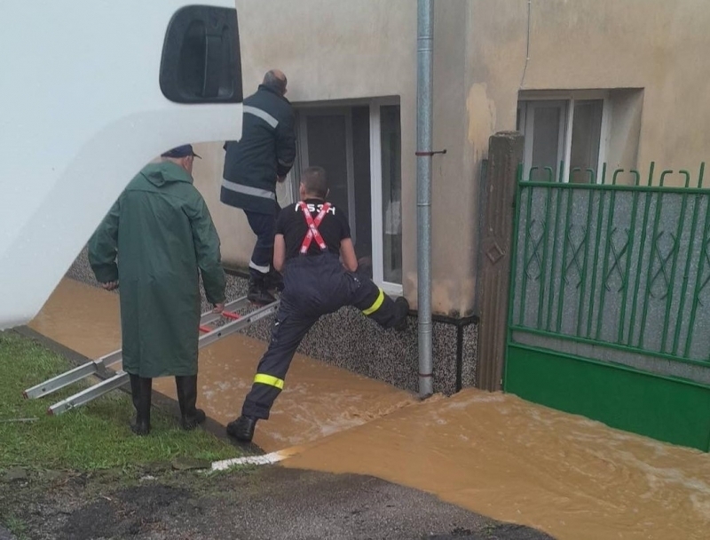 Безсънна нощ прекараха жителите на врачанското село Лиляче където беше