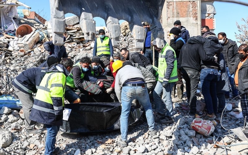 Мародерски банди са започнали да вилнеят в засегнатите от тежкото