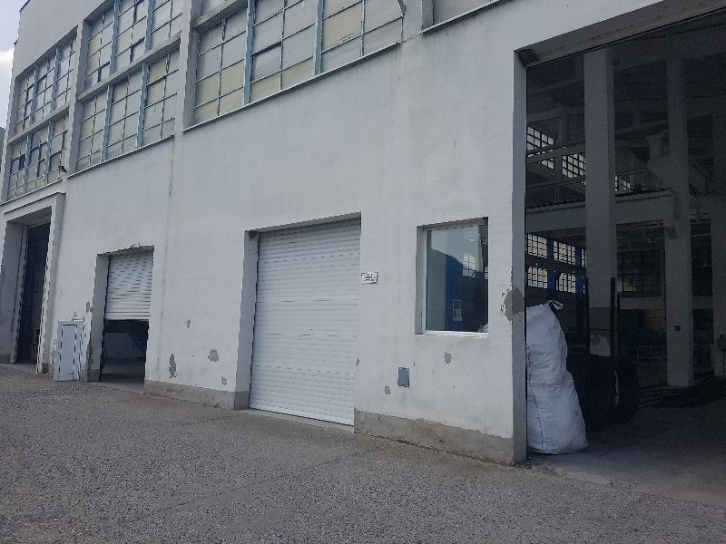 Частен съдебен изпълнител обяви на търг огромна промишлена сграда във