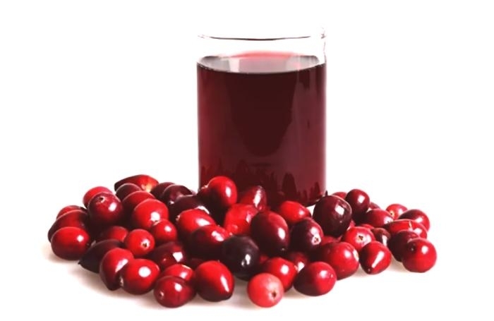Учените са установили че сокът от червена боровинка помага за