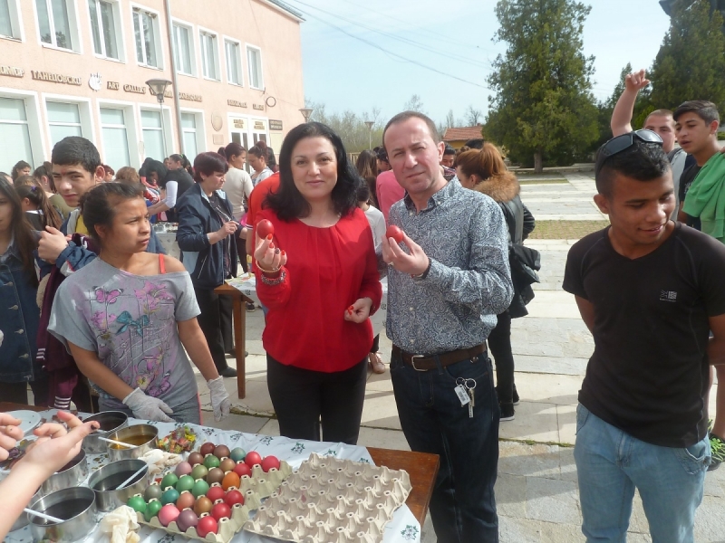 Кметът на община Борован Десислава Тодорова организира великденски забавления за