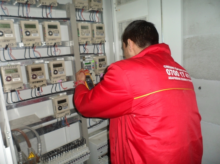 Наказателна акция установи двама крадци на електричество съобщиха от ОД