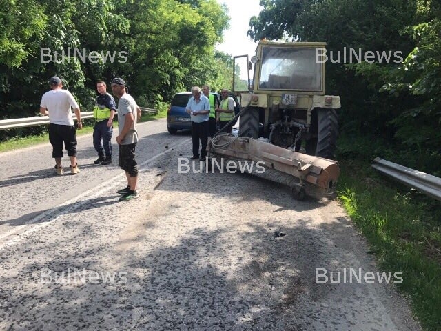 Извънредно! Тежка катастрофа край Враца, две линейки летят към мястото на инцидента