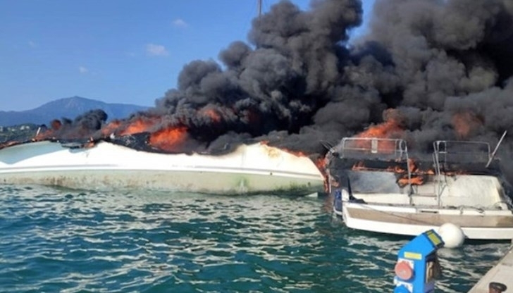 Четири яхти изгоряха в сряда на пристанището Гувия на остров