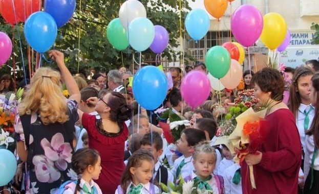 През нощта преобладаваше ясно а днес слънчево време След