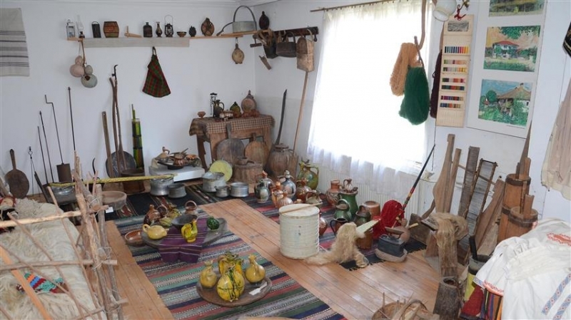 Музеят във Вършец ще бъде ремонтиран Кметът Иван Лазаров подписа