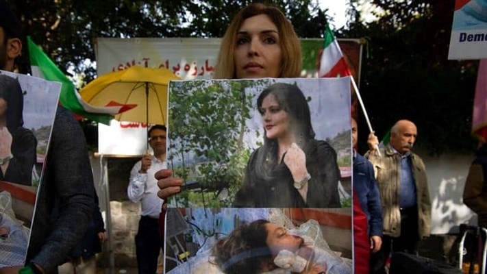 Командването на иранската полиция предупреди, че нейните структури ще се