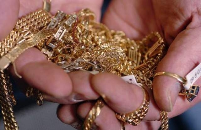 Служители на полицейското управление в Свищов разследват кражба на пари