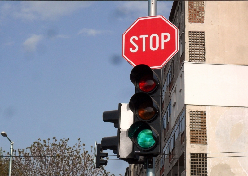 Община Враца обяви обществена поръчка за оптимизация на светофарите в