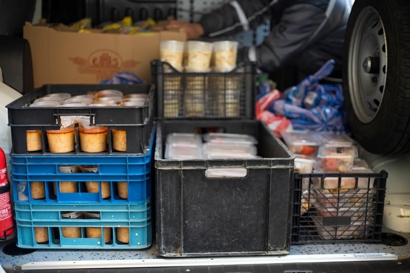 С посредничеството на Общинския център за социални услуги и дейности