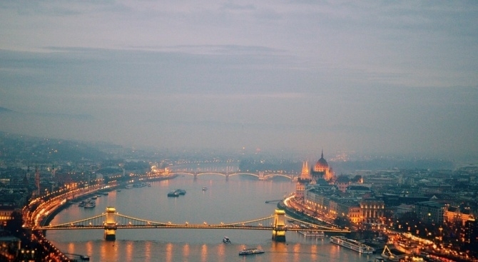 Унгарските власти извадиха едно тяло от водите на Дунава на