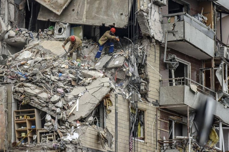 Екипите за извънредни ситуации преустановиха издирването на изчезнали хора под