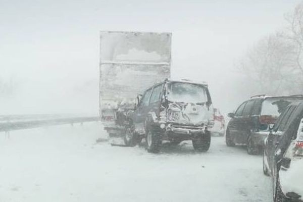 Тежка верижна катастрофа е станала на АМ Хемус в района