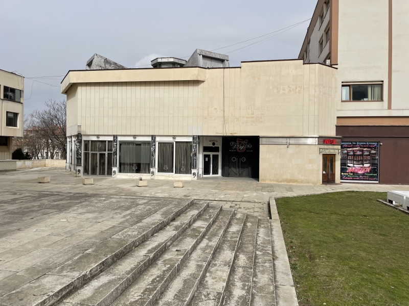 Бой пред „Буркана“! Коварно нападнаха врачански полицай, нападателят се издирва /снимки/
