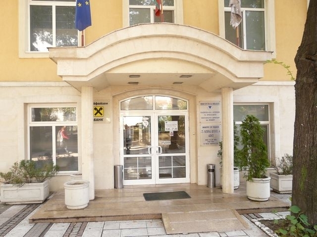 24 търговски обекта във Видинска област са запечатани за данъчни