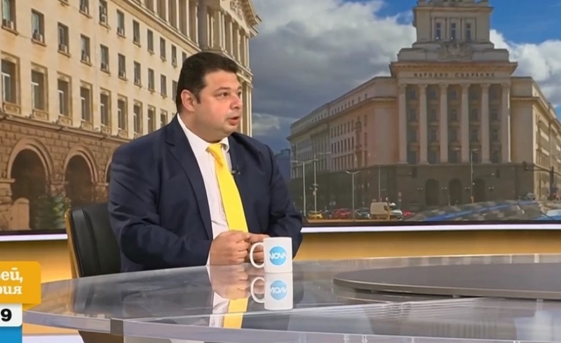 Орлин Колев: Радев чака решение на КС преди да връчи мандата, за да образува своето служебно правителство