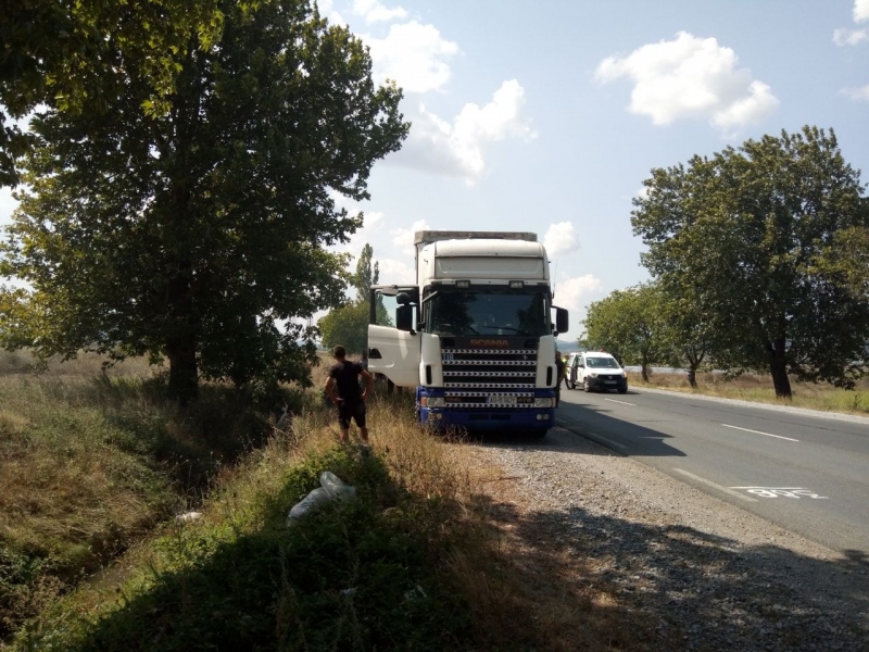 ТИР се запали на Подбалканския път край Сливен Инцидентът е