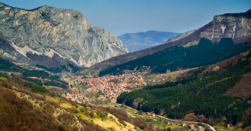 Частен съдебен изпълнител е обявил за публична продан къща във