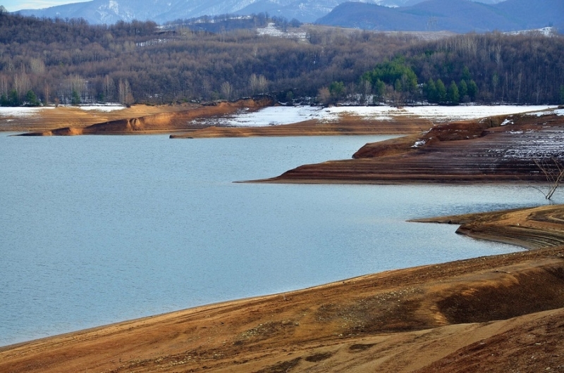 Нивото на язовир Среченска бара от който се снабдяват с