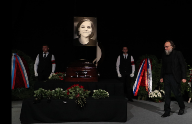 Русия си взе последно Сбогом  с убитата при атентат дъщеря на философа