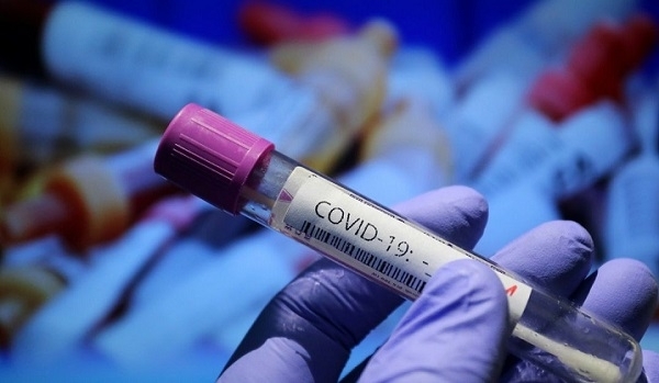 Двама чуждестранни спортисти които вече живеят в Олимпийското село в японската столица Токио са