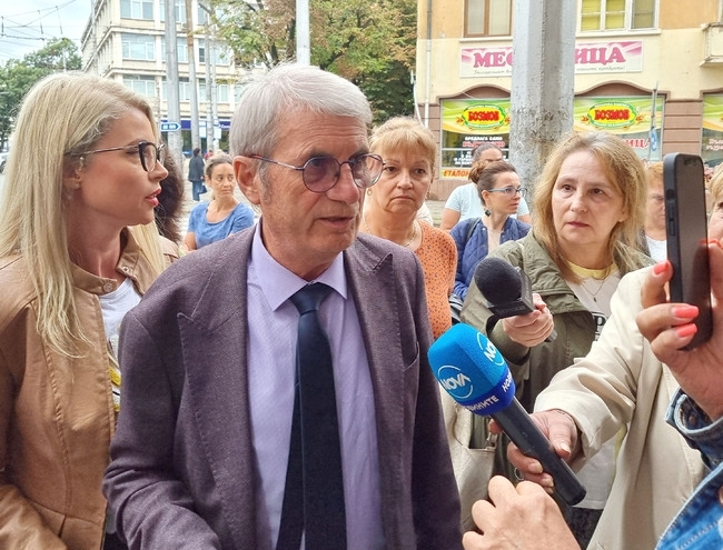 Министърът на здравеопазването Христо Хинков пристигна във Враца за среща