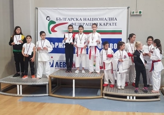 3 златни 4 сребърни и 6 бронзови спечелиха малките състезатели