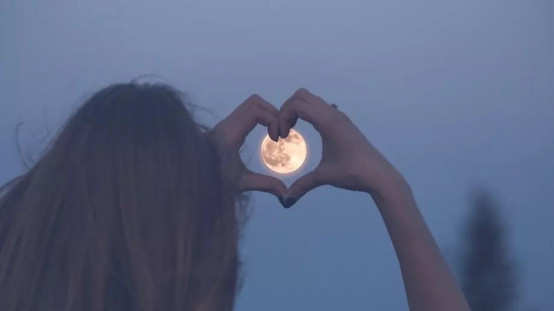 Луната влияе не само върху приливите и отливите но върху