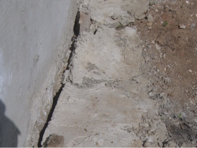 Свлачището в мездренското село Игнатица отново се е активирало след