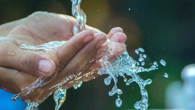 Снабдяването с питейна вода е прекъснато за най малко 10