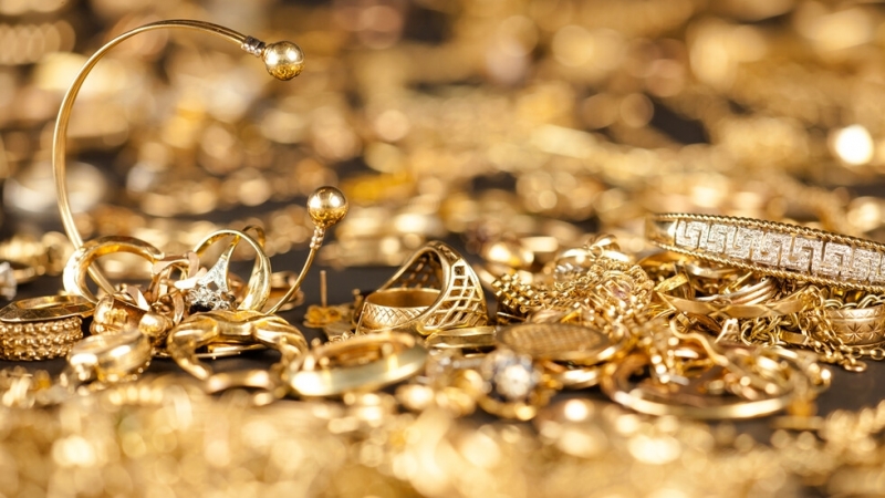 Чанта с близо 80 килограма златни накити на стойност 4 3