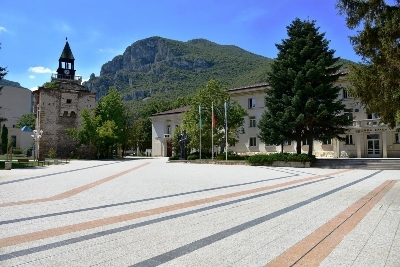 Общинската администрация във Враца от началото на ноември решиха преди
