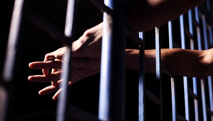 Днес малко преди 2 часа в Мездра автопатрул спрял за