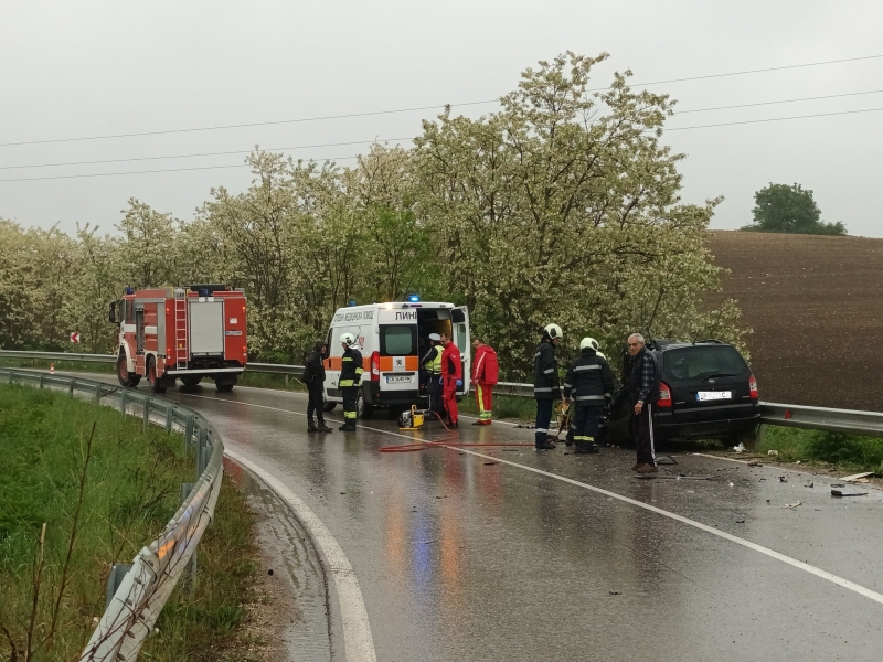 Тежката катастрофа която затвори пътя край врачанското село Долна Кремена