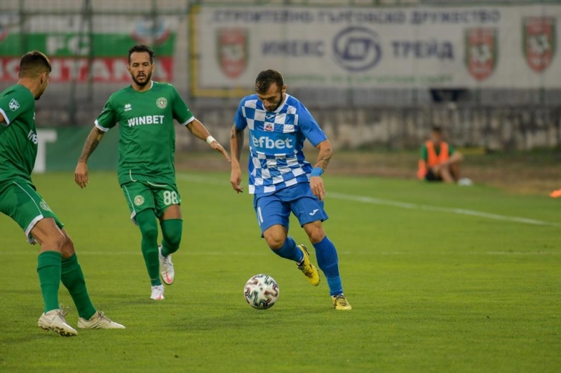 Нидерландският защитник Джермано Льо Сампе бе отпратен от отбора на