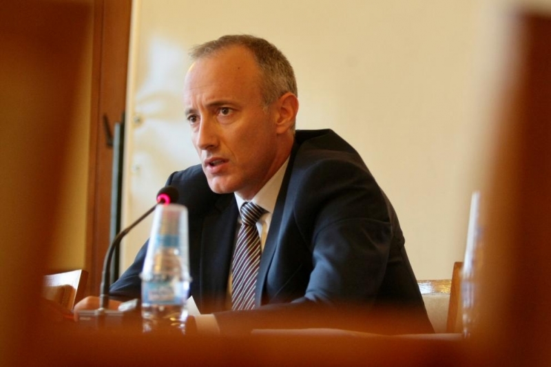 Когато системата работи в условия на по голяма децентрализация работи по добре