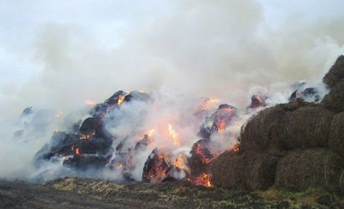 Пожар изпепели бали със сено в землището на врачанското село