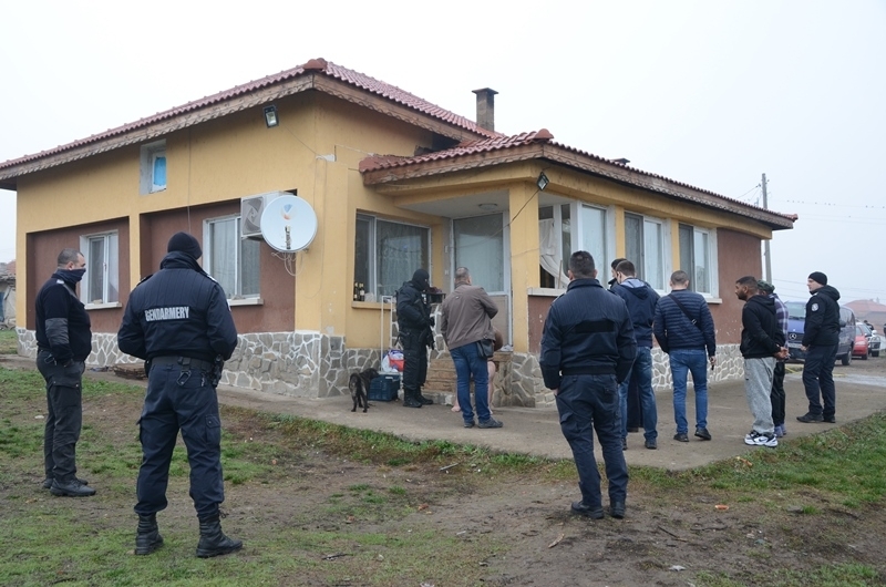 Мъж занимавал се с лихварска дейност е задържан при спецоперация