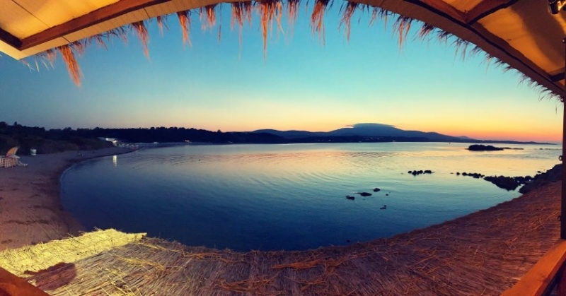 В разгара на отпускарския месец август цените на почивките по